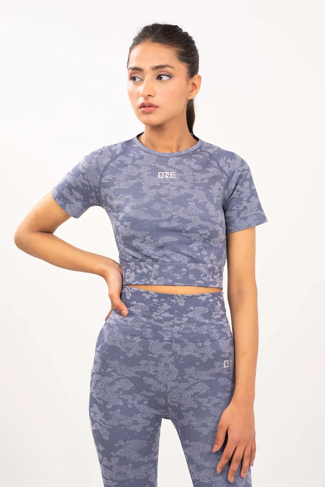 Seamless Peach Ribbed Sports Bra and Legging Set – High-Performance Gym Wear - Image 3