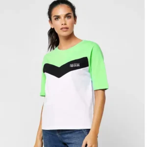 Essential Black Logo T-Shirt for Women – Modern Crew Neck and Slim Fit