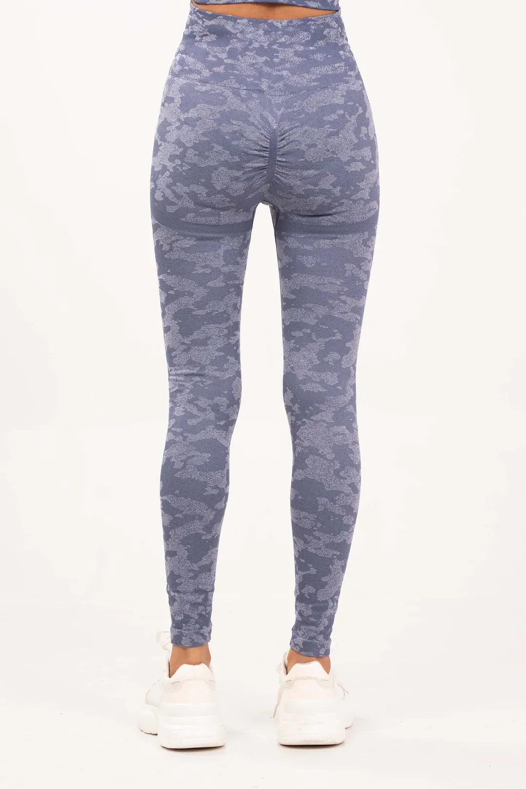 Seamless Peach Ribbed Sports Bra and Legging Set – High-Performance Gym Wear - Image 2